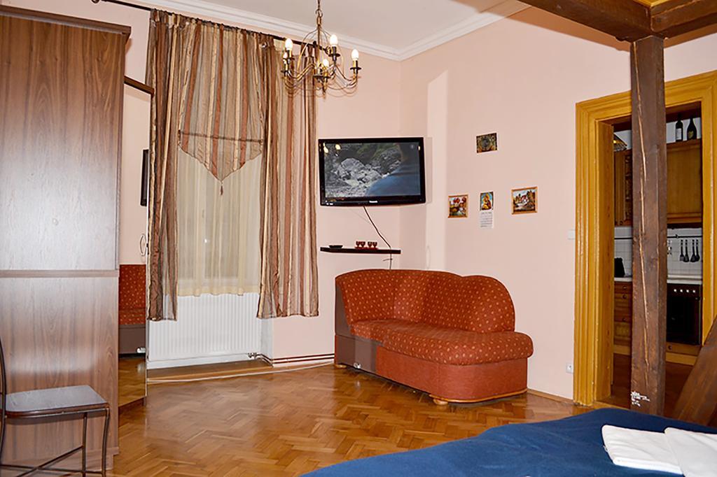 Retro Ruterra Flat Apartment Praha Bagian luar foto